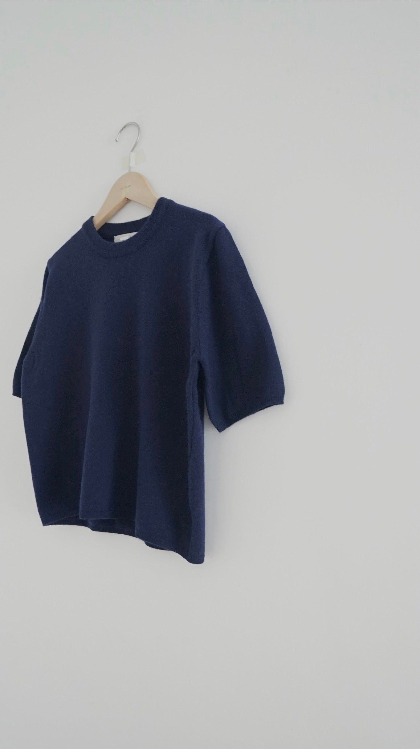 loose fitting short-sleeved sweater in navy ( pre-order )