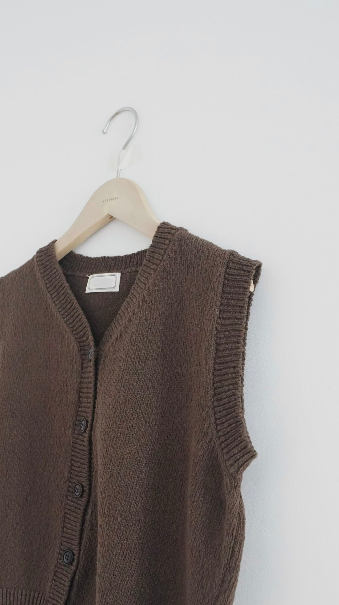 basic knit vest in choco