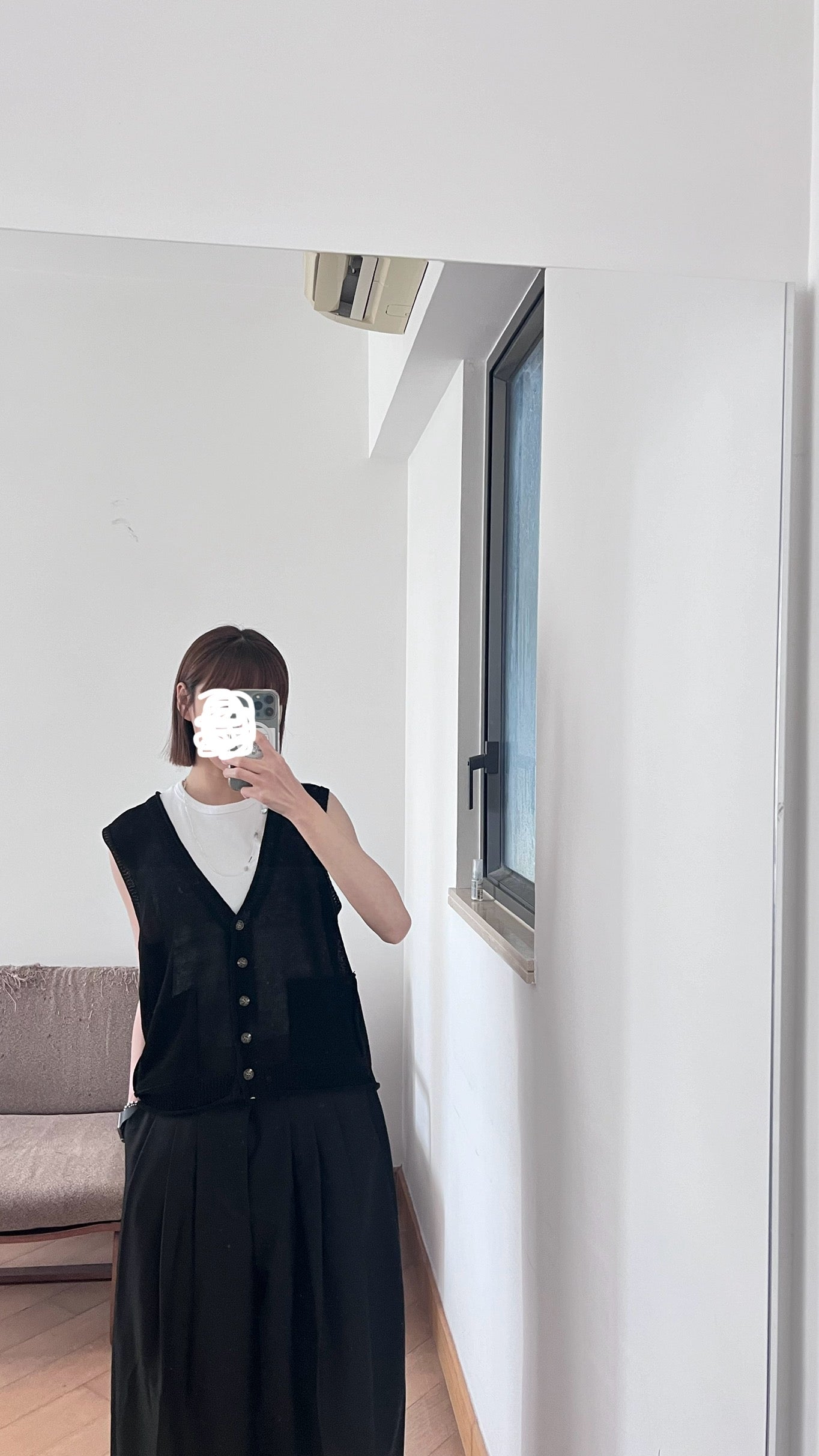 sheer v-neck linen vest  in black