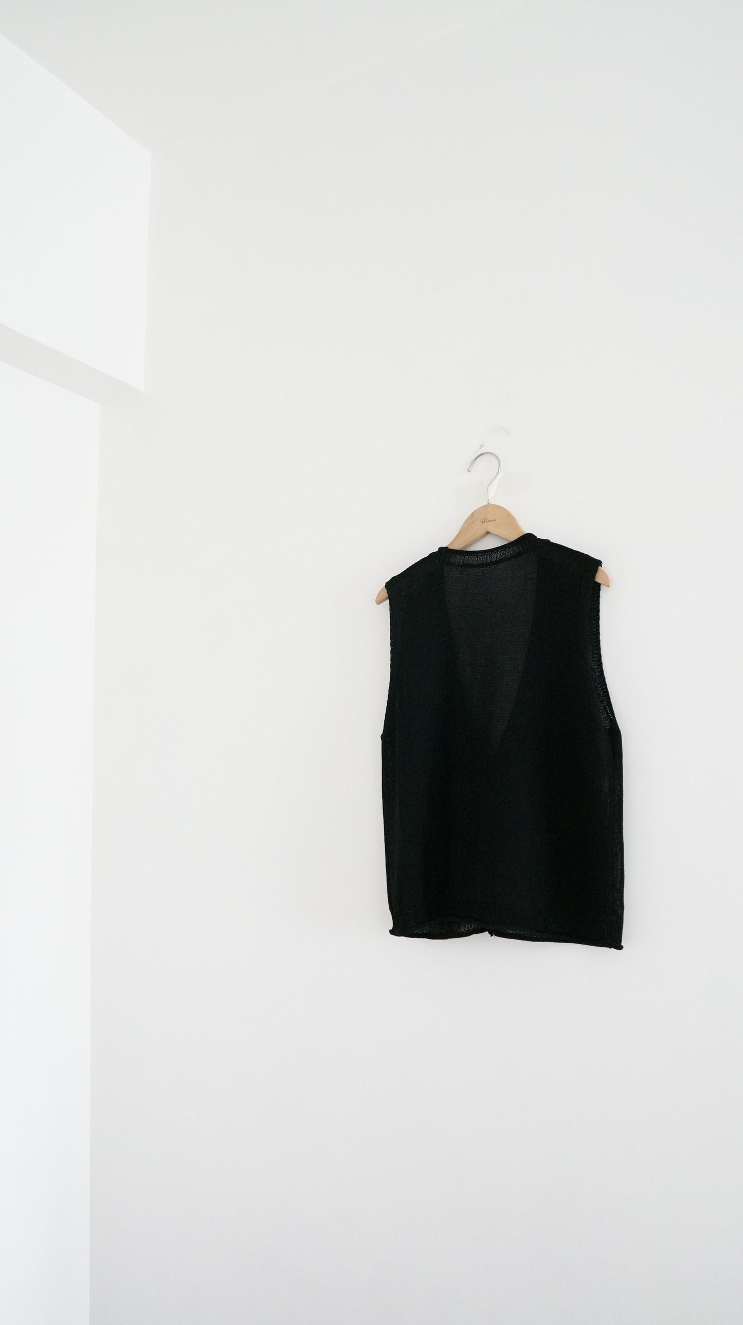 sheer v-neck linen vest  in black