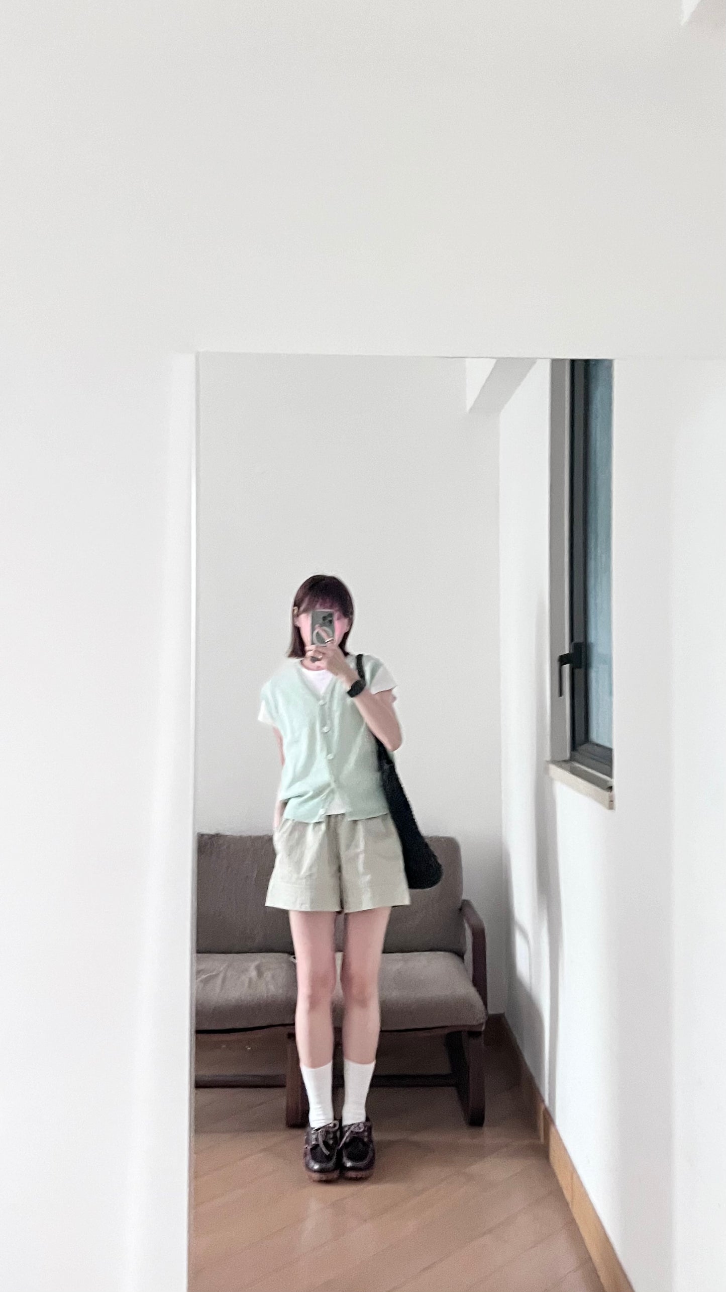 structured hem elastic shorts in beige (pre-order)