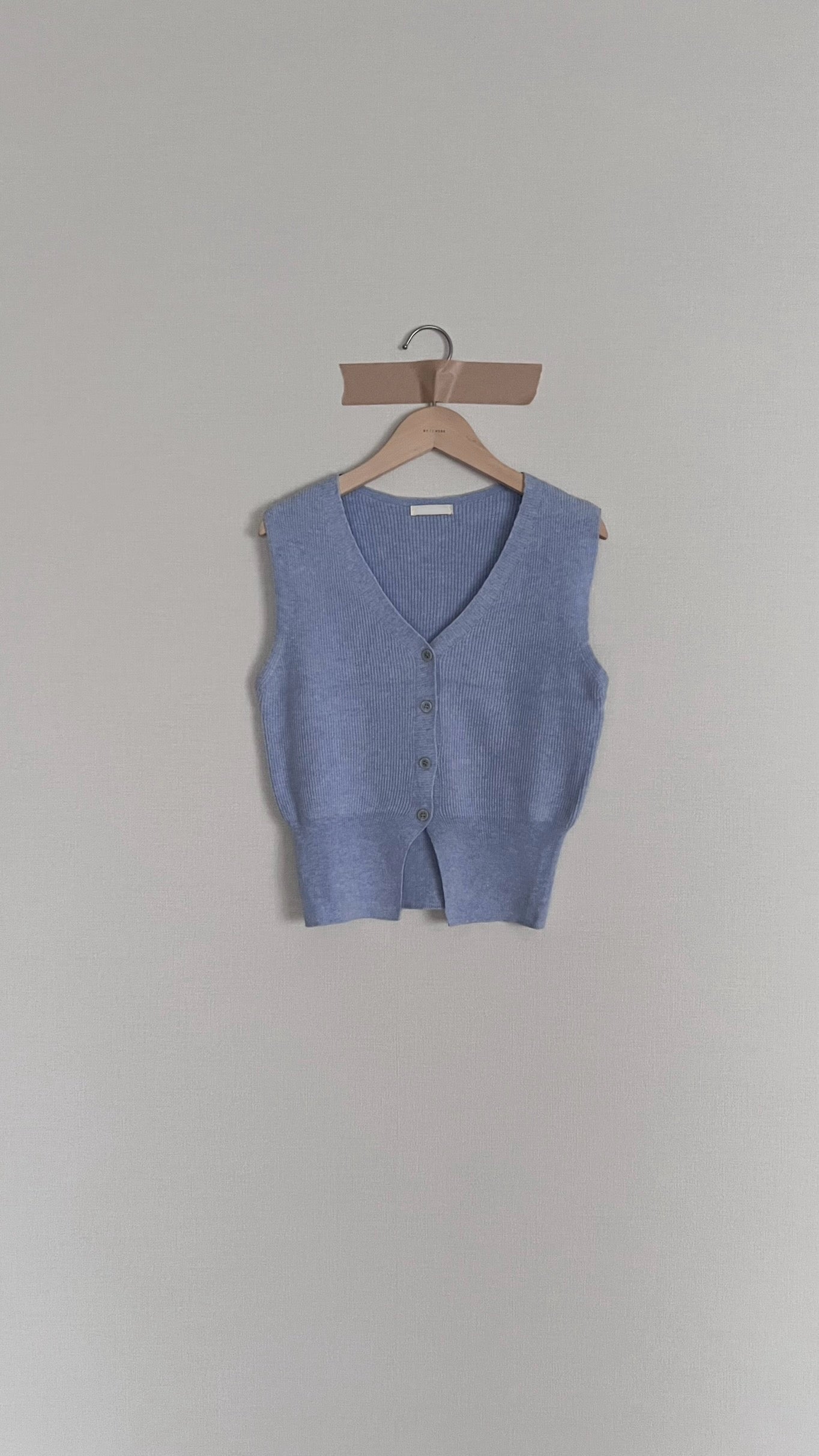 minimalist linen vest in sora (pre-order)