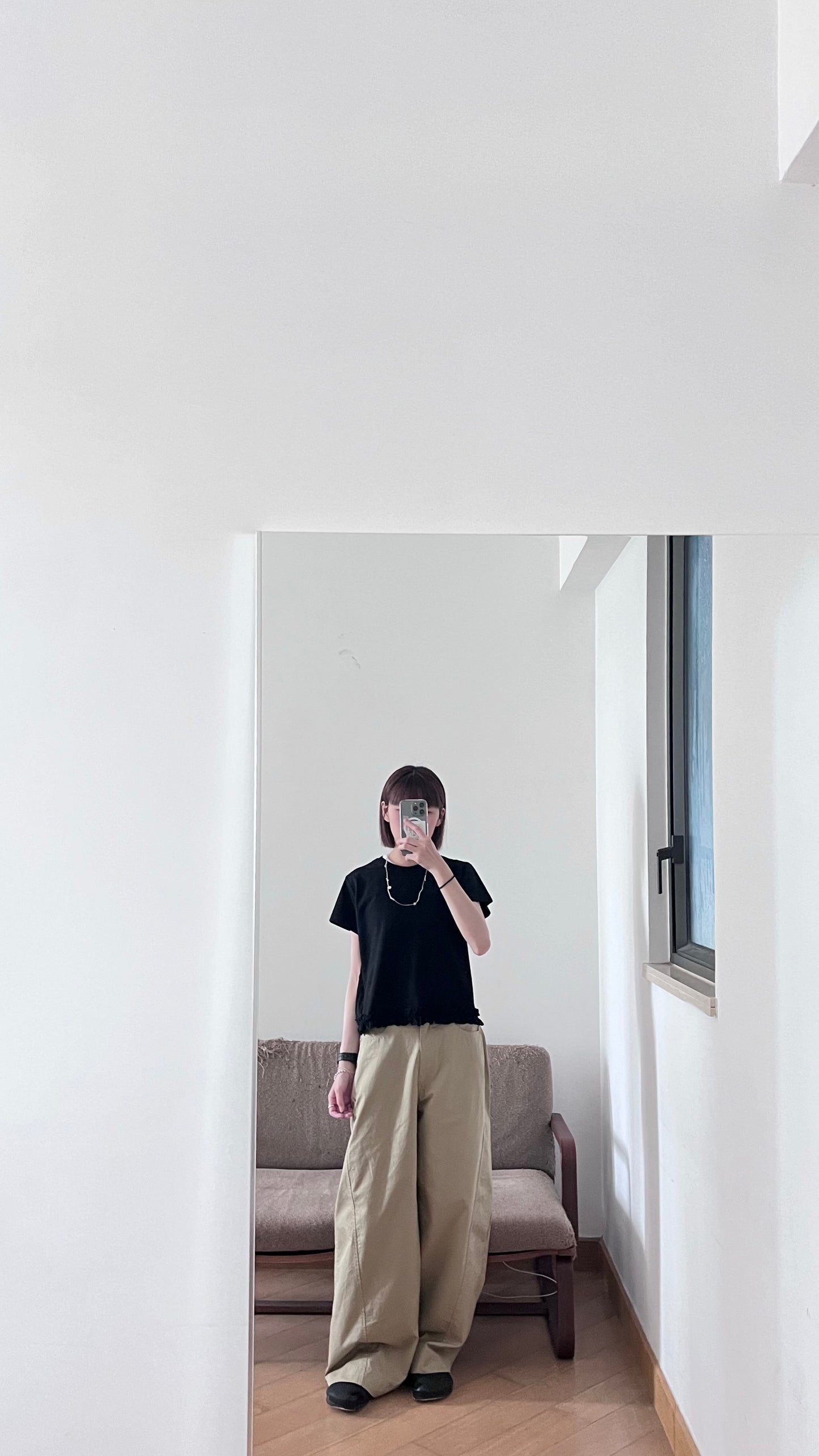 ruffle tee in black (pre-order)