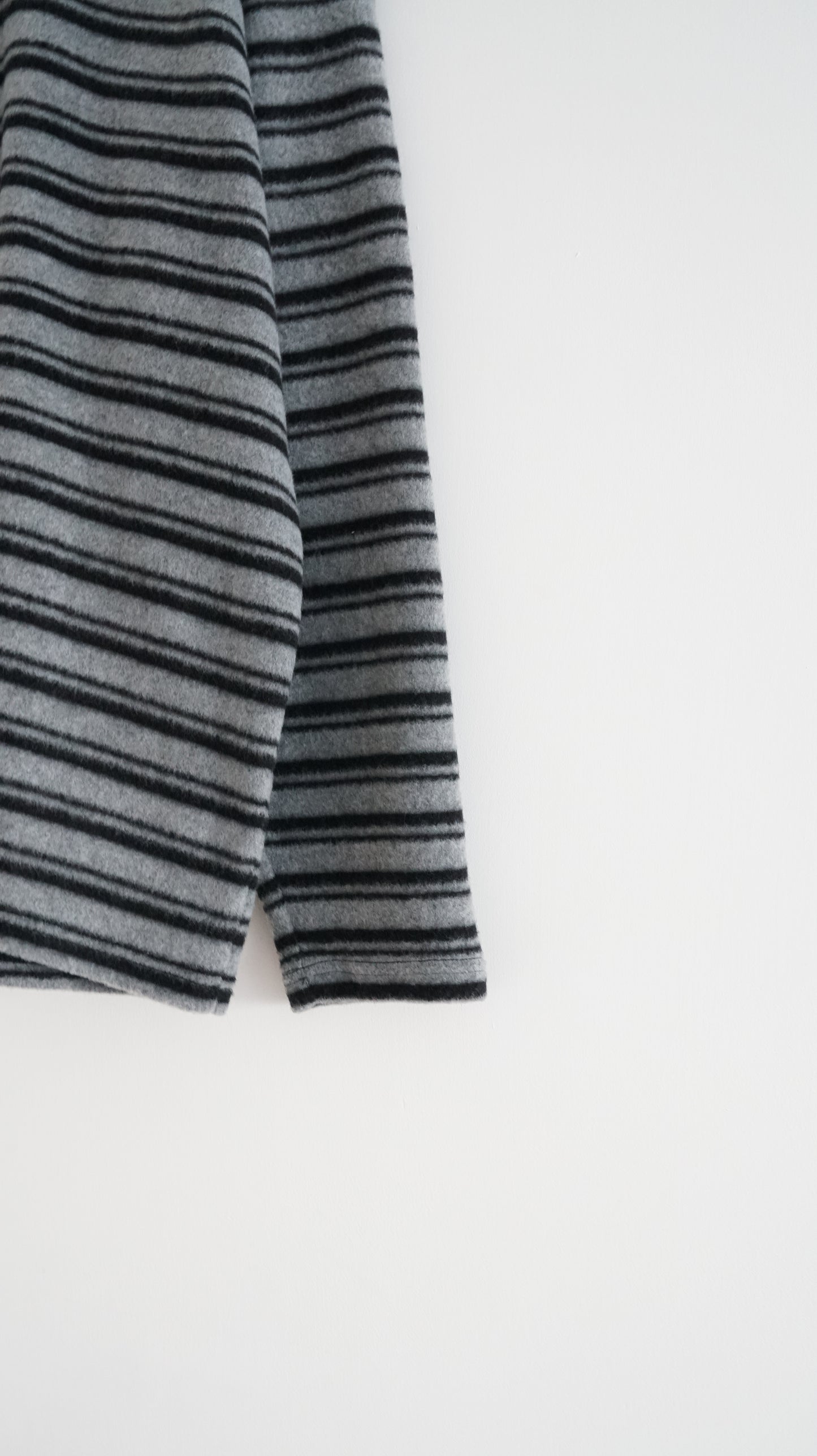 the skagen stripe polo in black x grey (pre-order)
