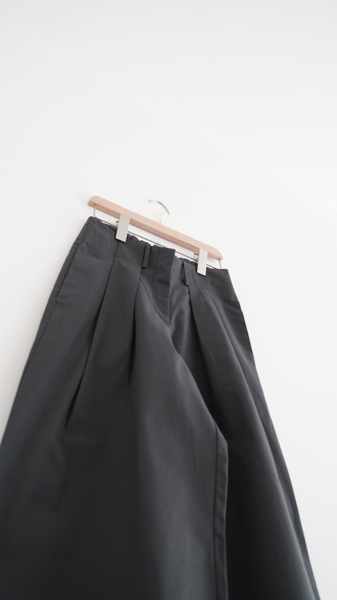 ally pleated waist trousers in (charcoal (pre-order)