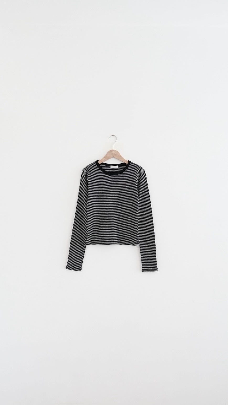 hina classic striped tee in black (pre-order)