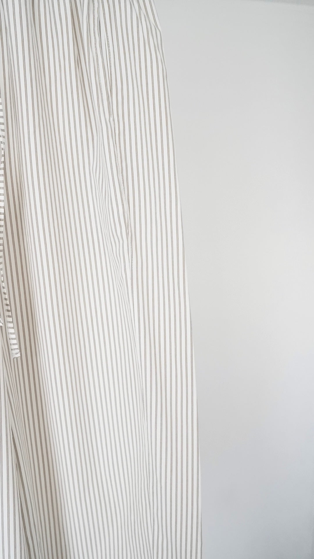 light like striped pants in beige (pre-order)
