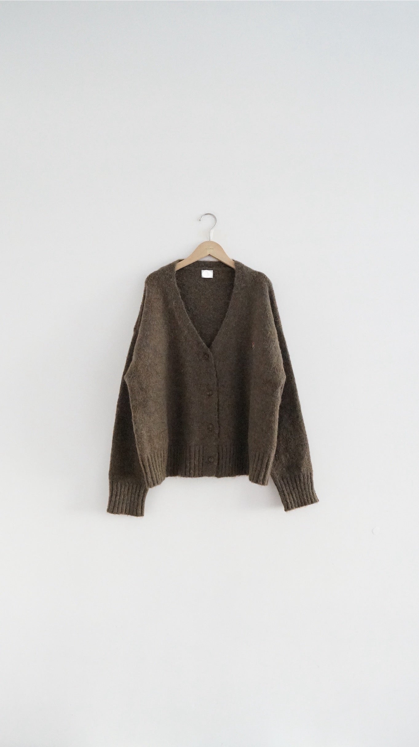 classic hign-end cardigan in brown (pre-order)