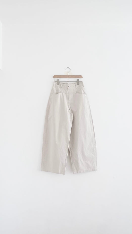 kaze curved seam wide-leg trousers in beige (pre-order)