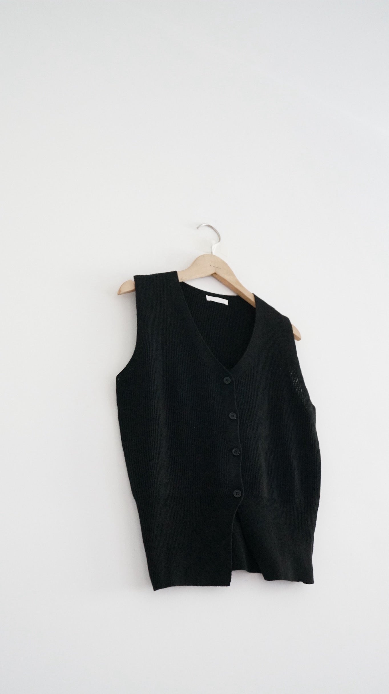 minimalist linen vest in black