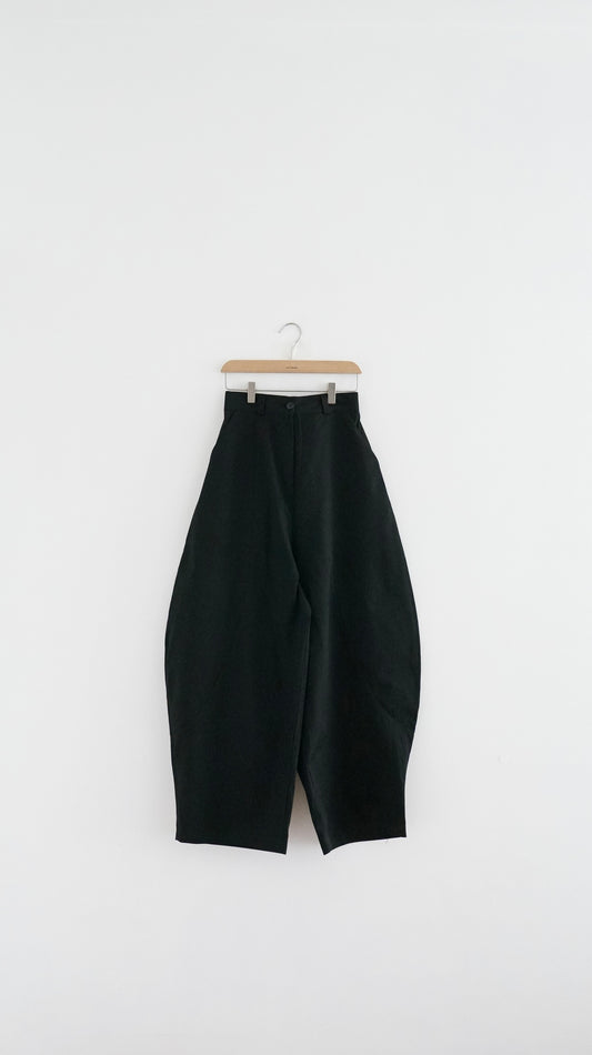 cocoon wide pants in black