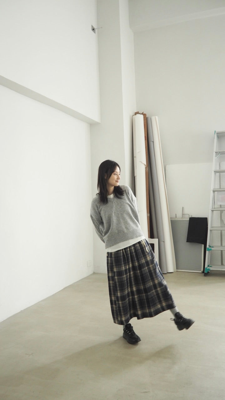 japanese style checked skirt in navy (pre-order)