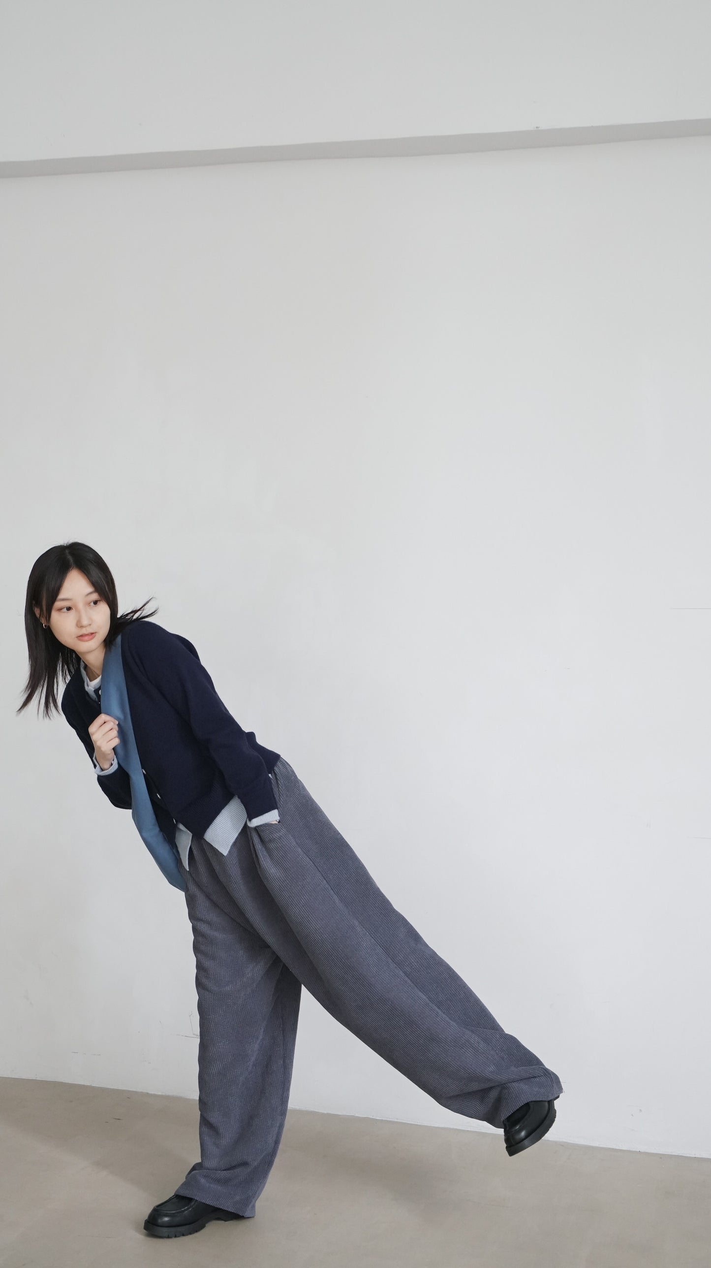 layered knit cardigan in navy （pre-order)