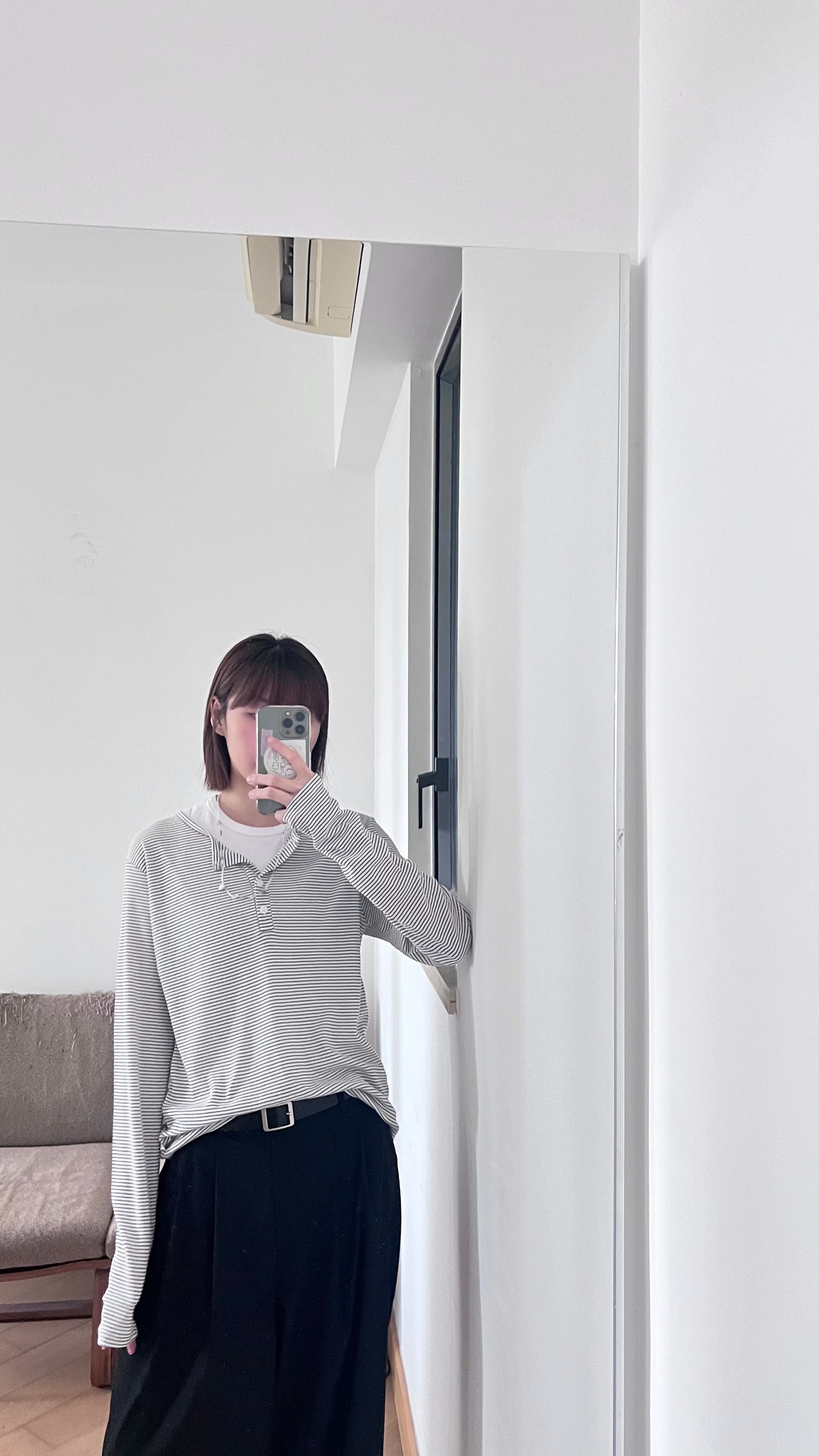 lightproof low-waist trousers in black (pre-order)