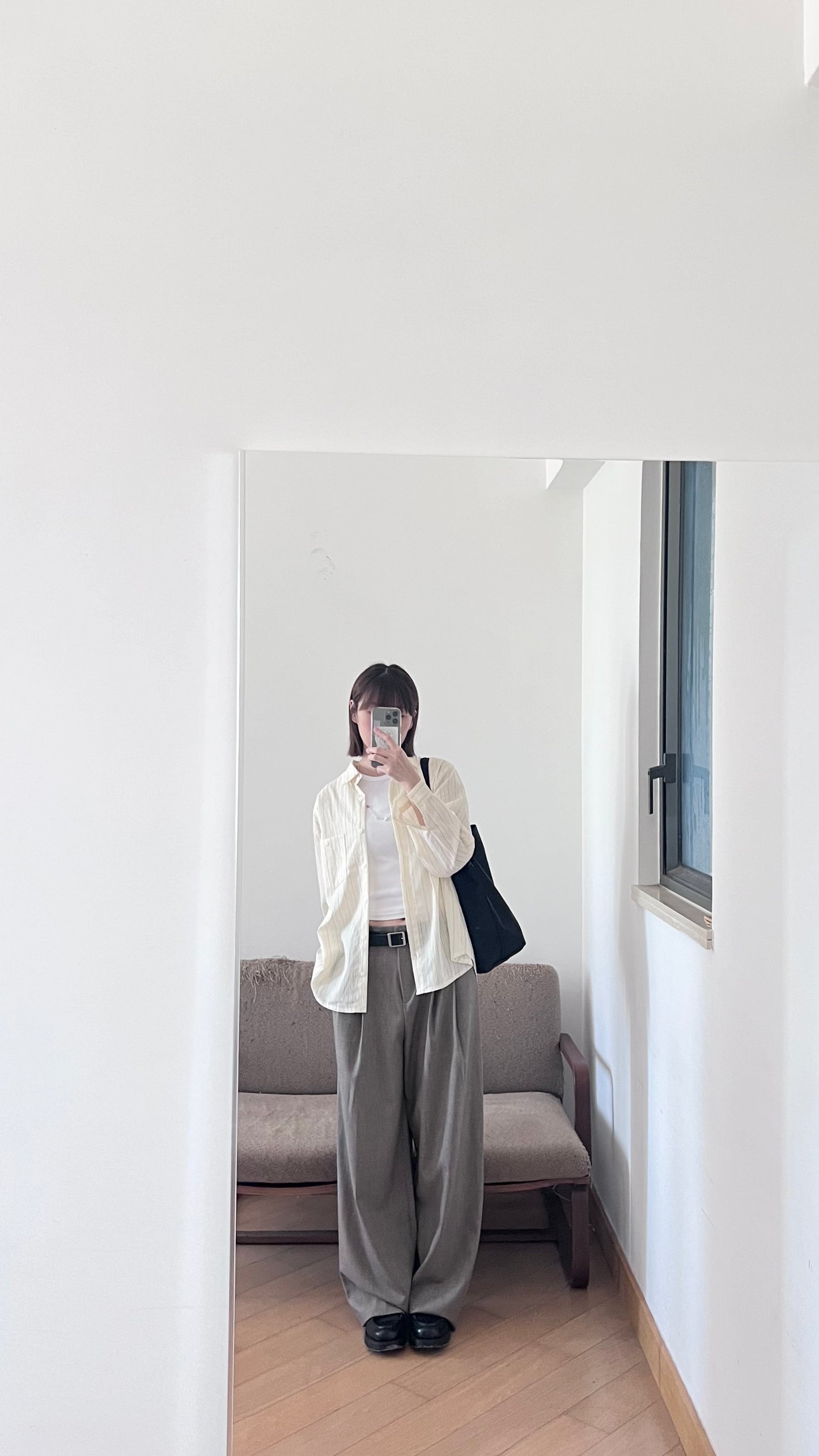 classic low-waisted wide pants in khaki (pre-order)