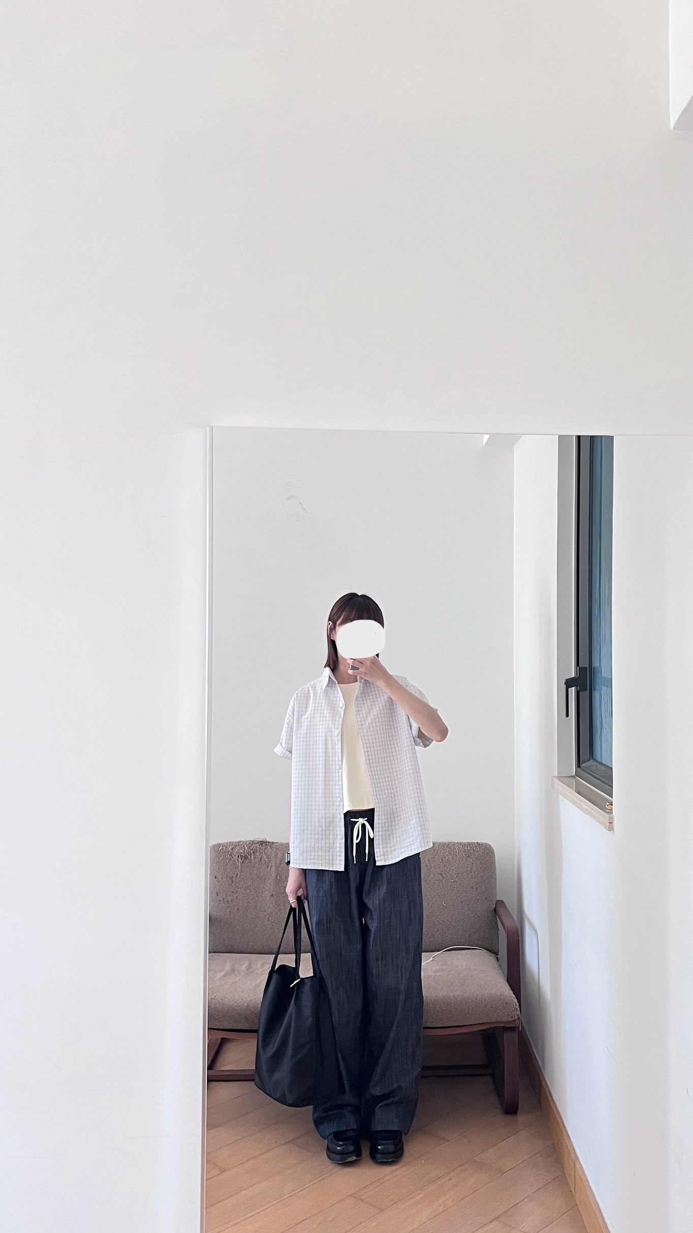 light denim pants