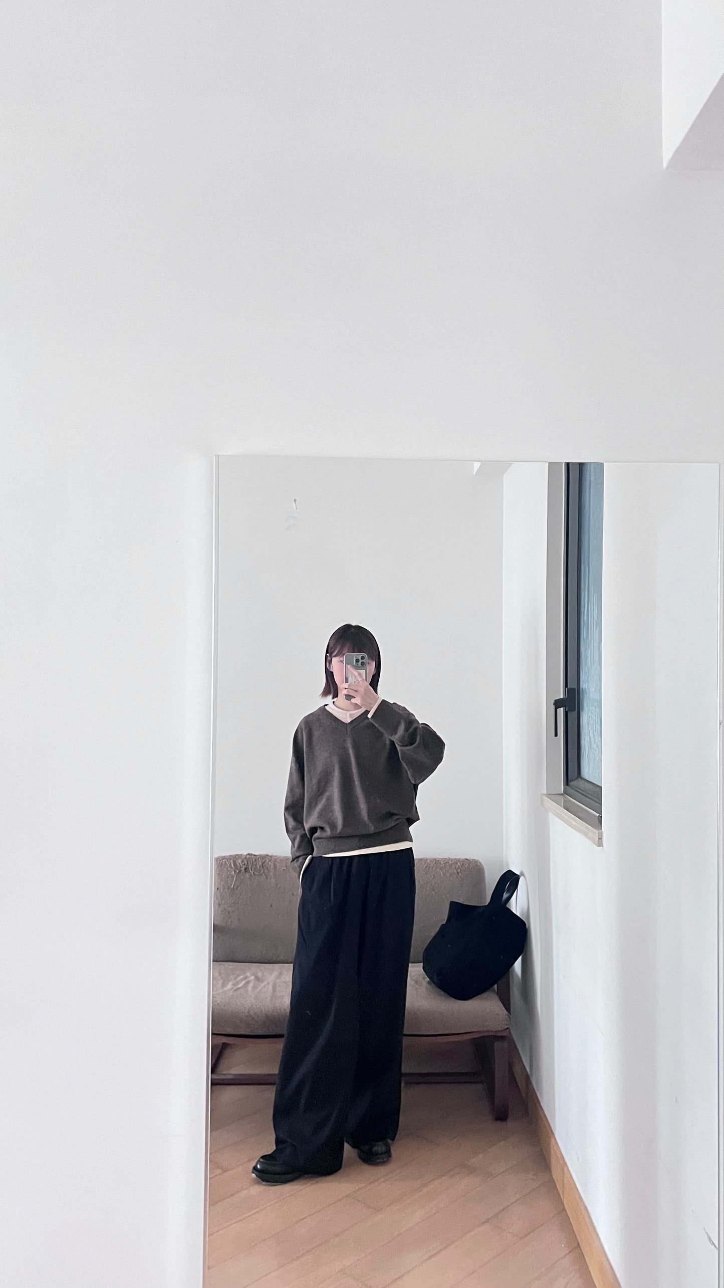 classic v-neck knit in brown (pre-order)