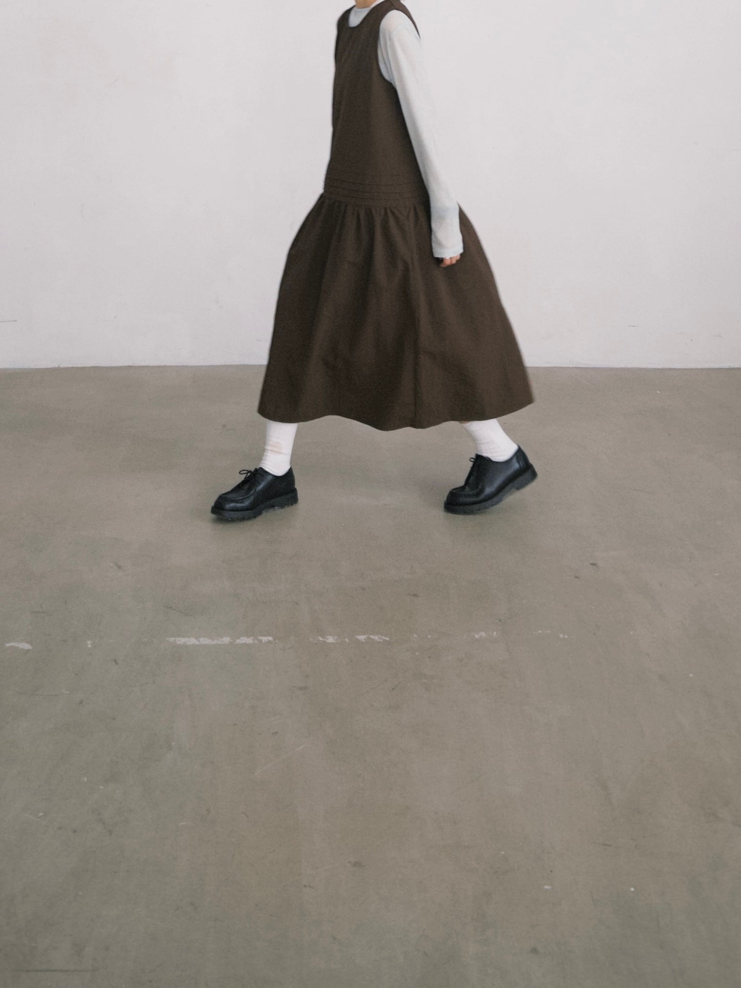 pleatlow dress in brown ( pre-order )
