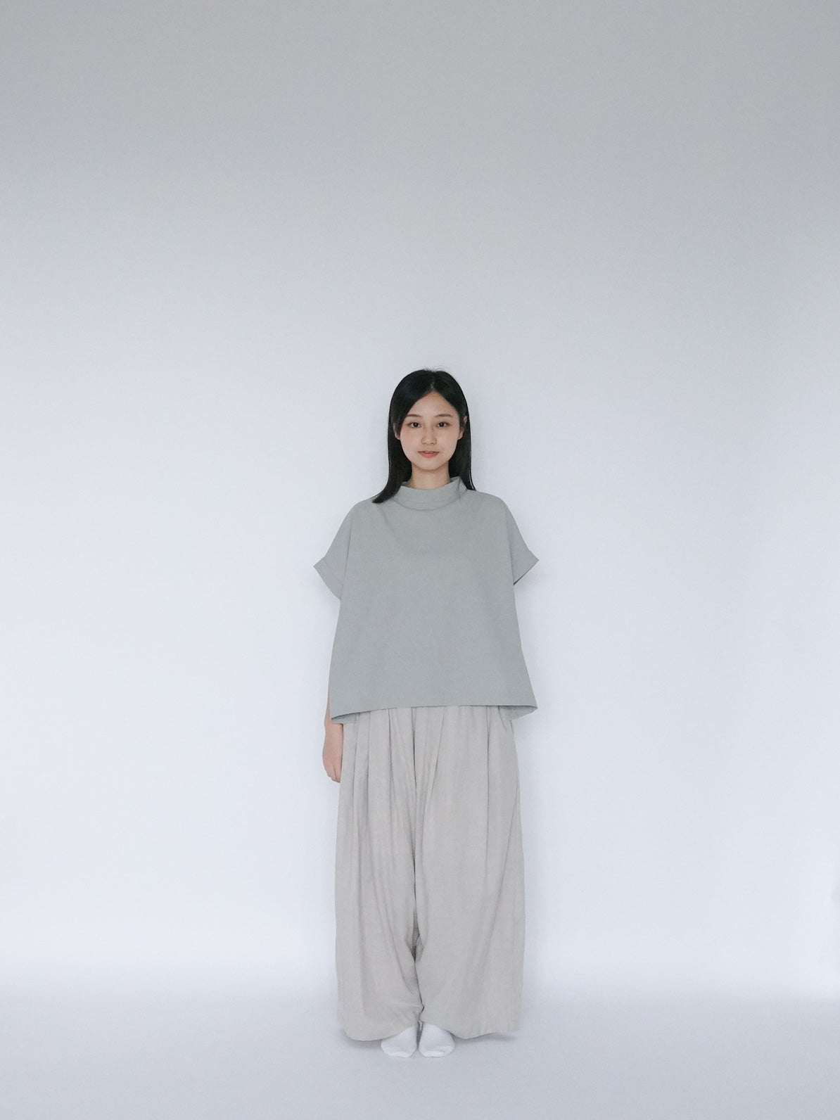 ruth top light grey