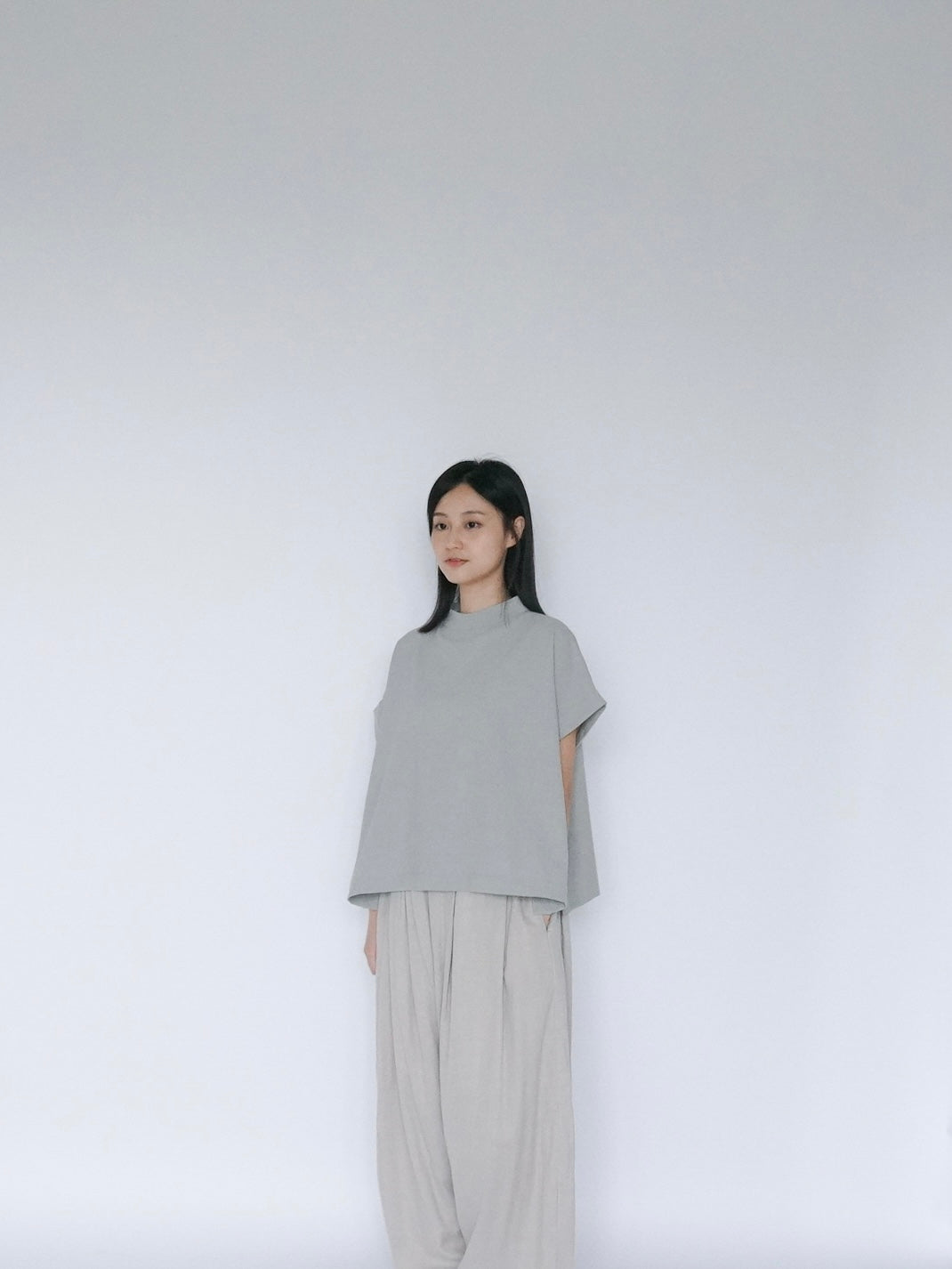 ruth top light grey