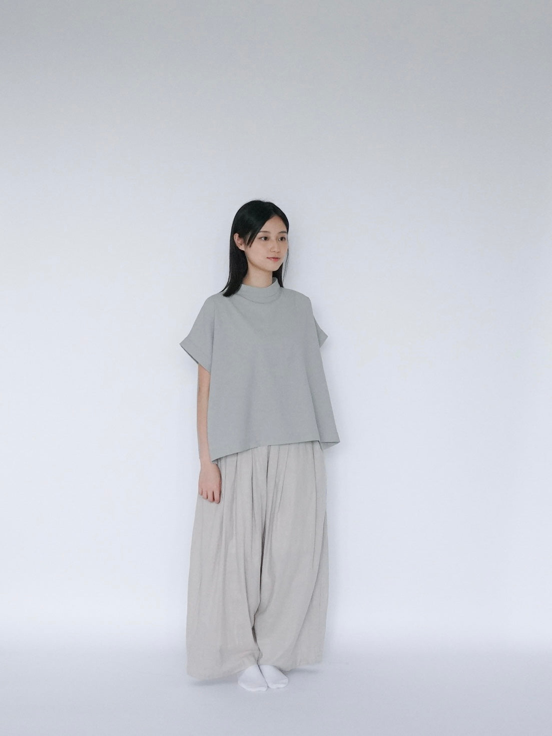 ruth top light grey