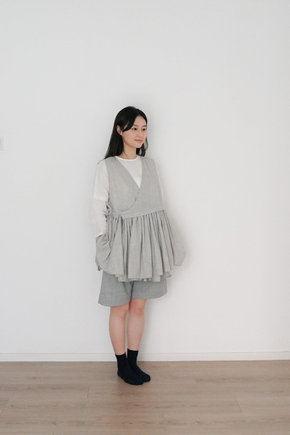 yui vest grey