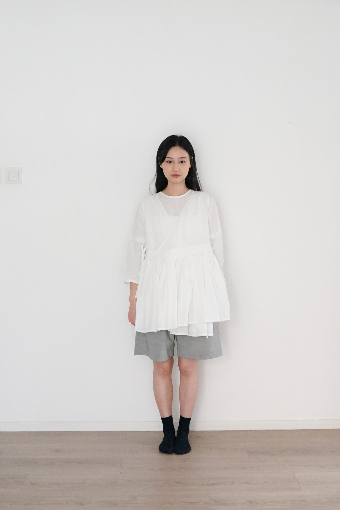 yui vest white