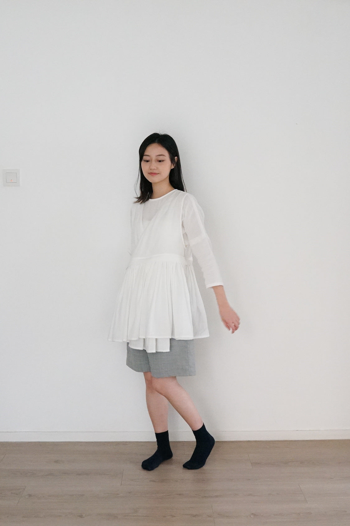 yui vest white