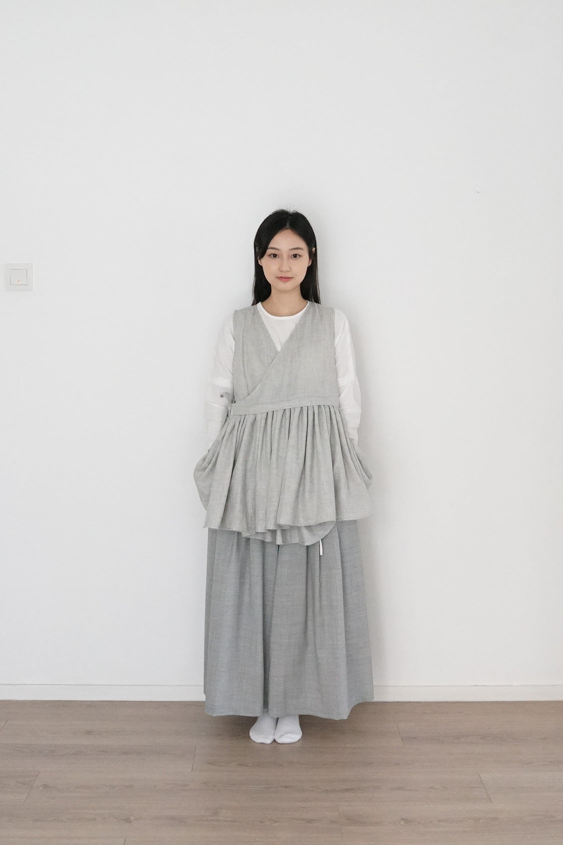 yui vest grey