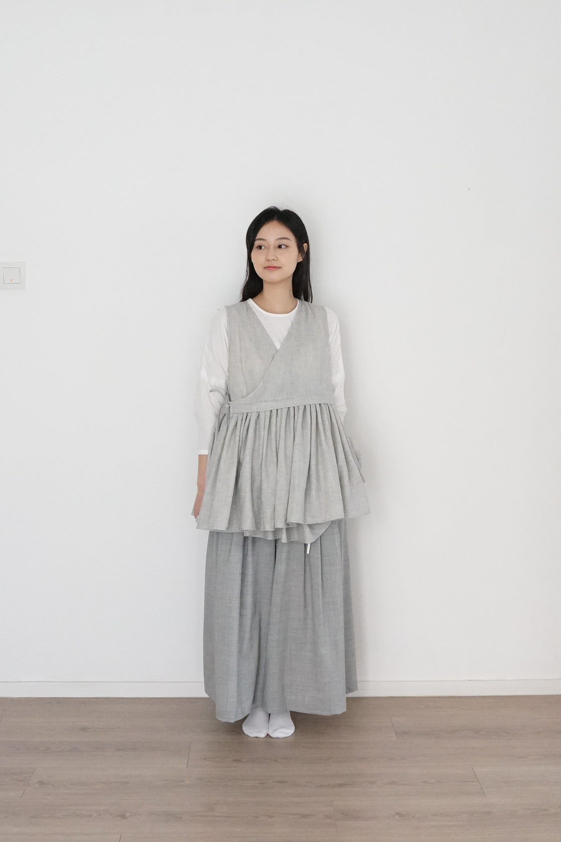 yui vest grey